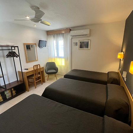 Hostal Tarres Anglés Exteriör bild