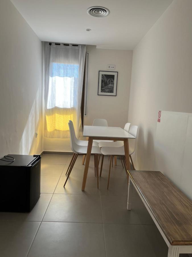 Hostal Tarres Anglés Exteriör bild