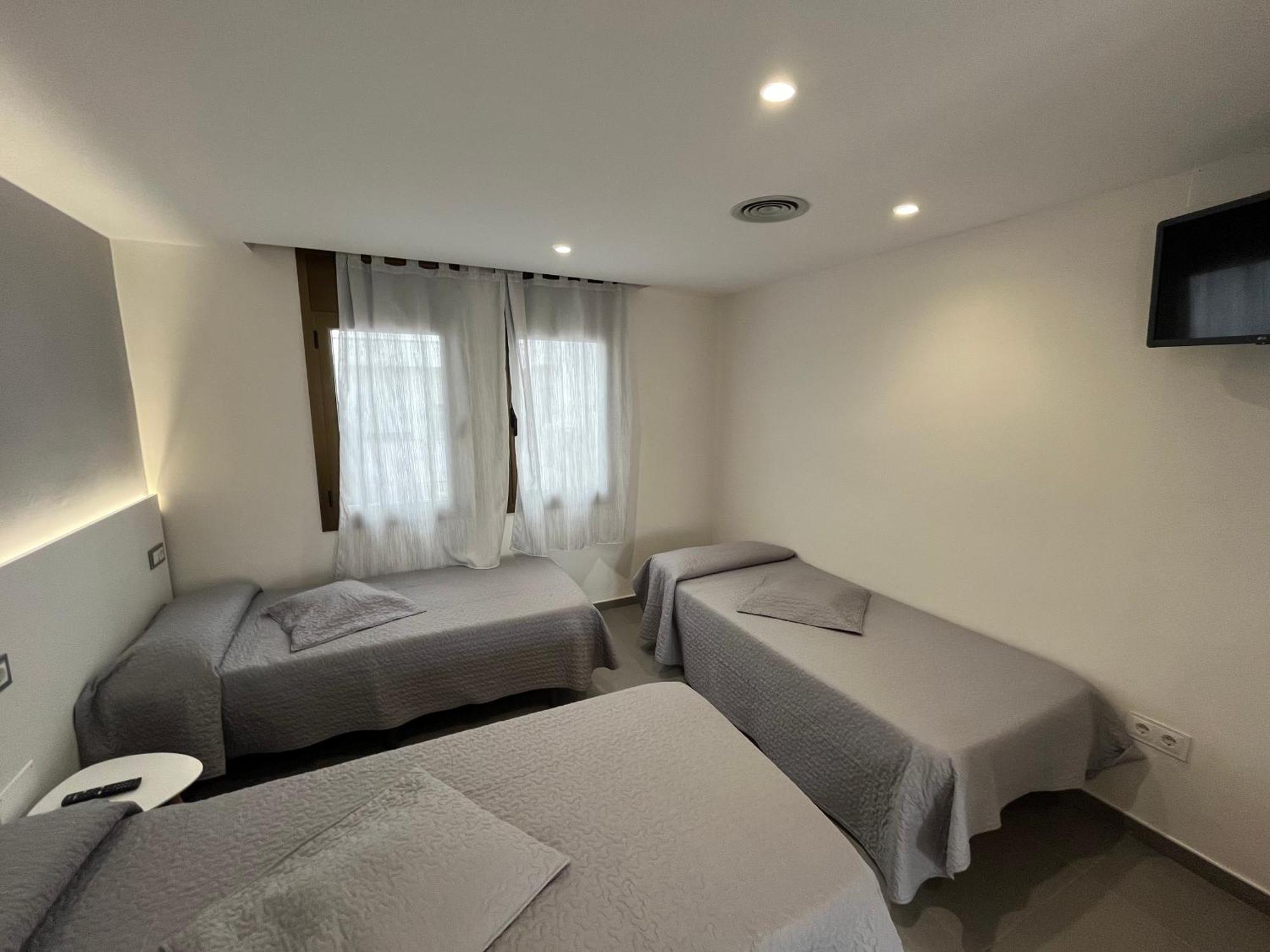Hostal Tarres Anglés Rum bild