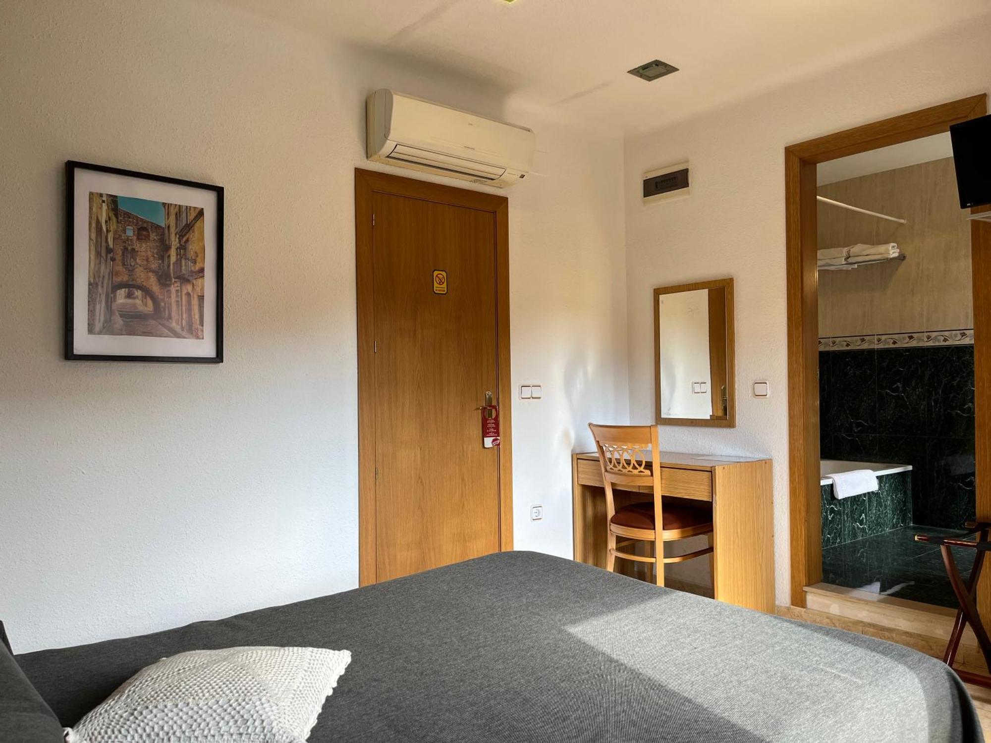 Hostal Tarres Anglés Rum bild