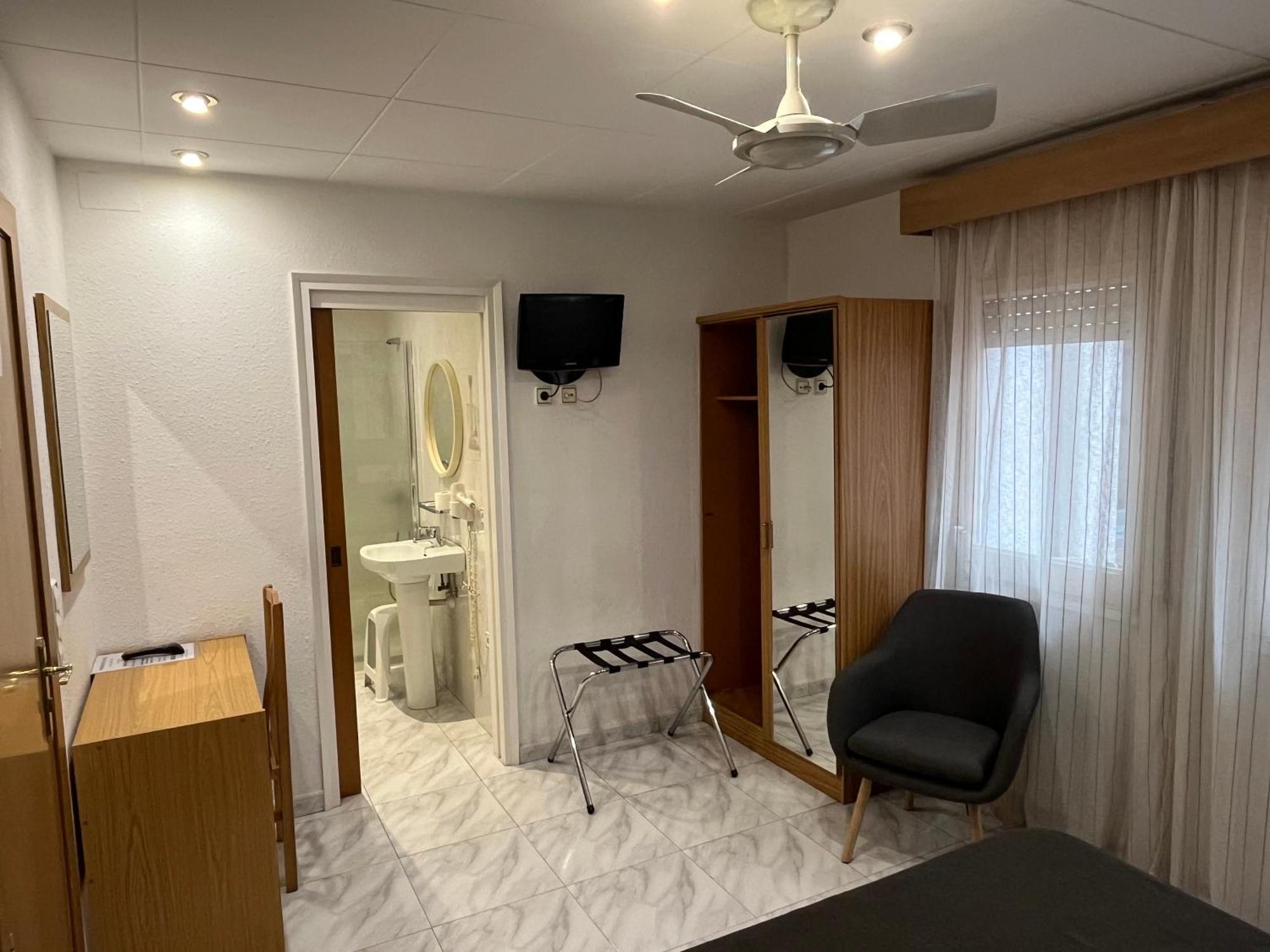 Hostal Tarres Anglés Rum bild