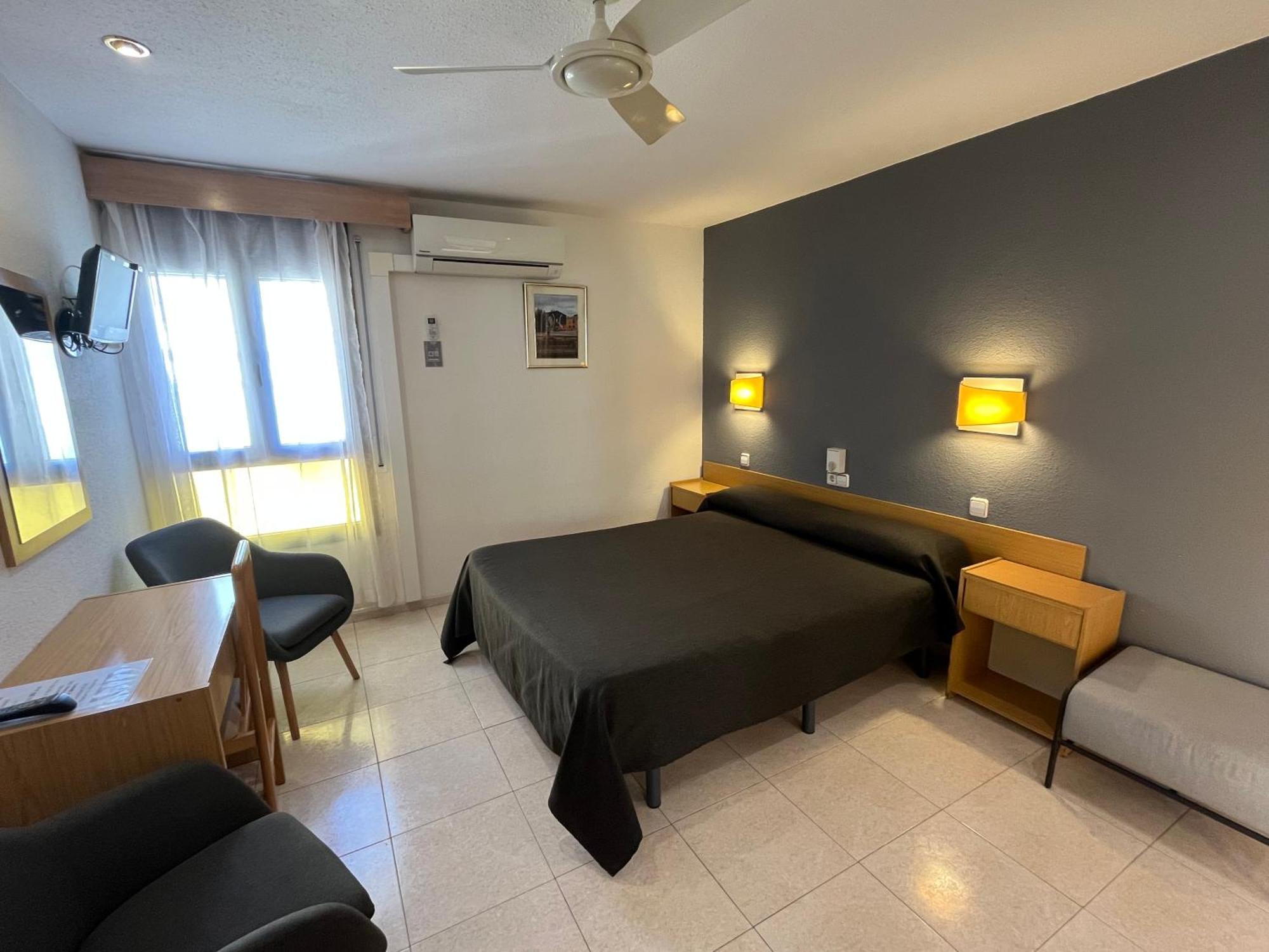 Hostal Tarres Anglés Rum bild