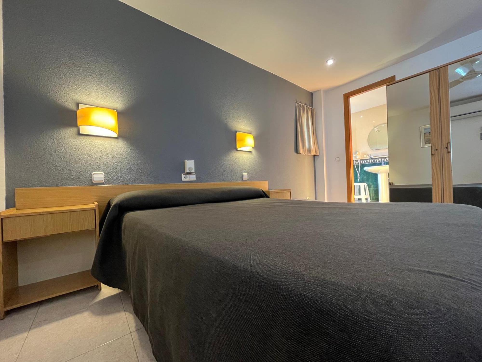 Hostal Tarres Anglés Exteriör bild