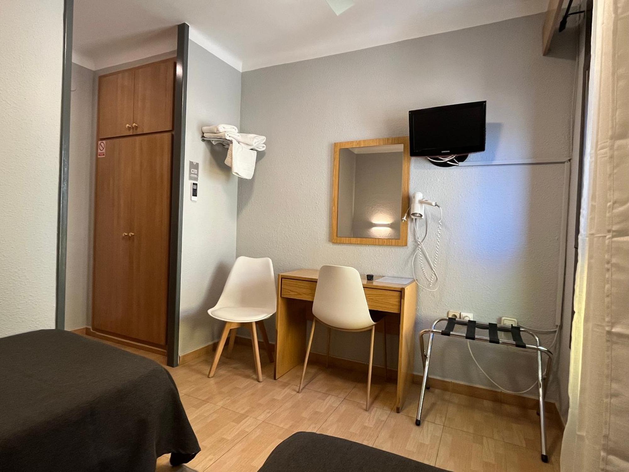 Hostal Tarres Anglés Rum bild