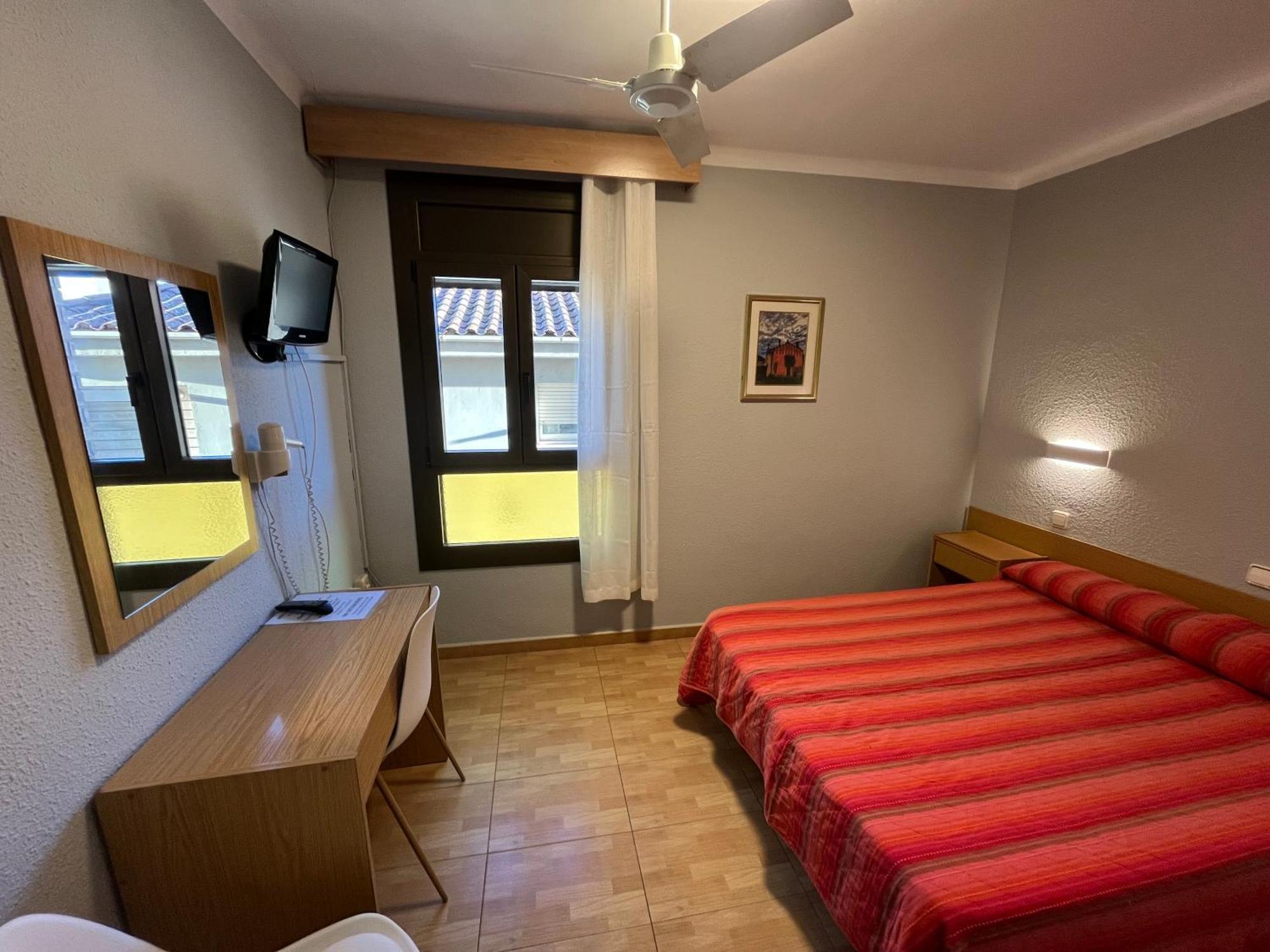 Hostal Tarres Anglés Rum bild