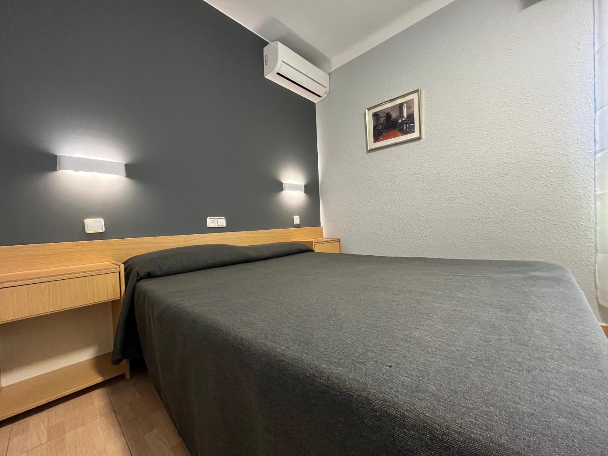 Hostal Tarres Anglés Exteriör bild