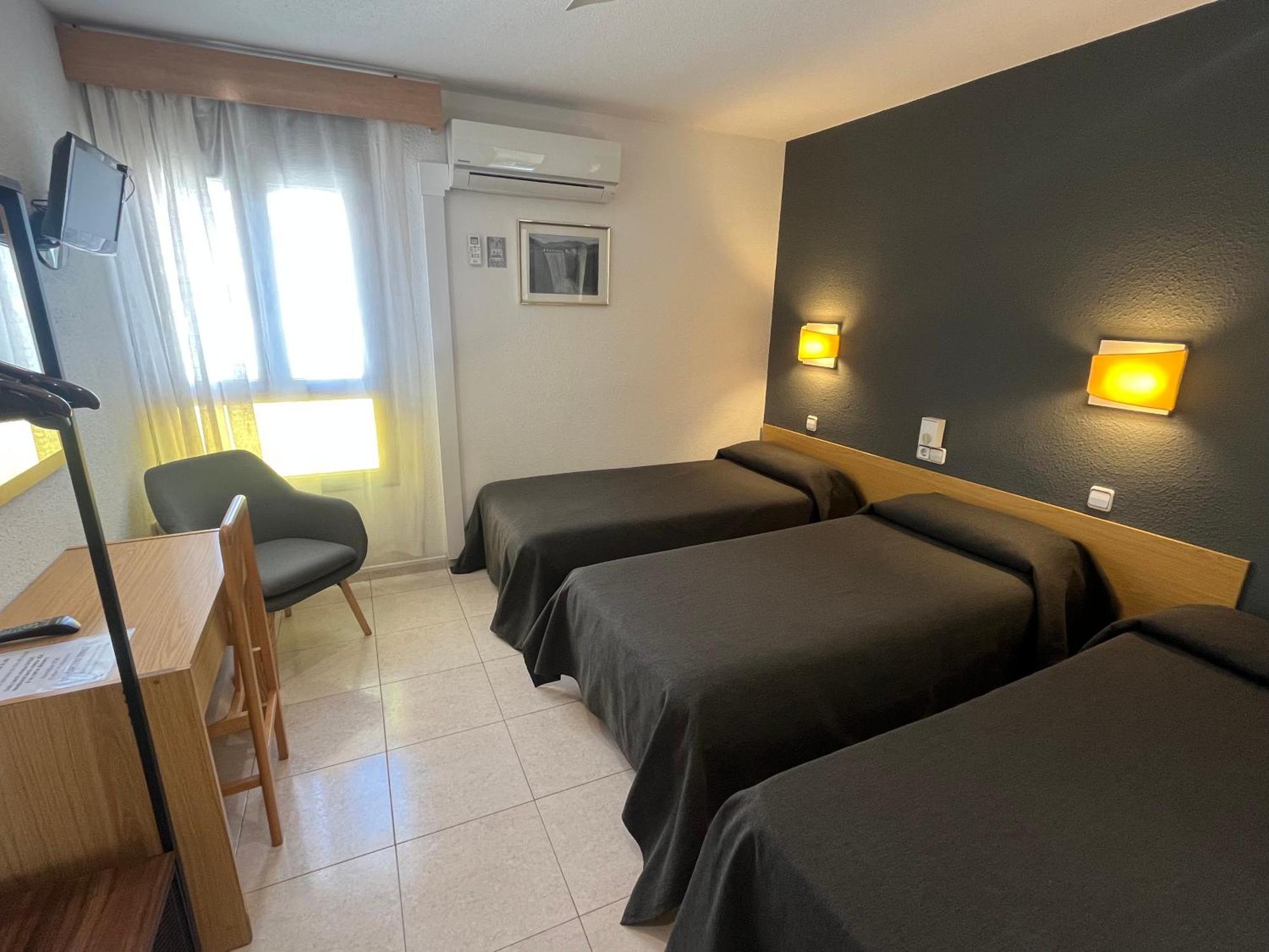 Hostal Tarres Anglés Rum bild