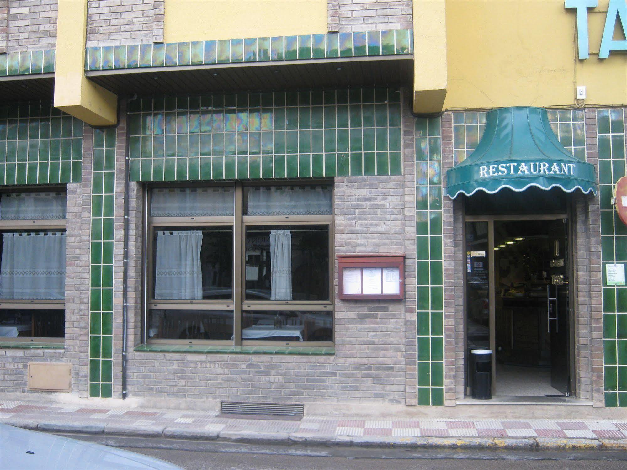 Hostal Tarres Anglés Exteriör bild